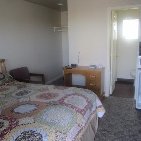 Montana Inn Near Little Big Horn Battlefield-Pompey Piller-Colstrip Forsyth ภายนอก รูปภาพ